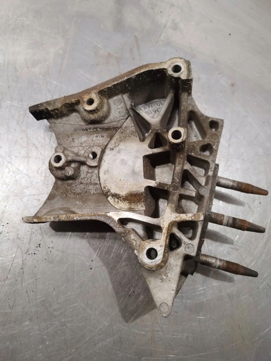 SUZUKI SX4 2007 POIGNÉE FIXATION MOTEUR