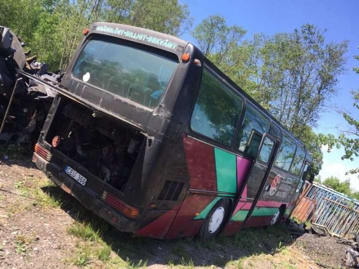 BUS MERCEDES-BENZ O303 DÉFLECTEURS AIR VERS CABINES 1990 3018300154