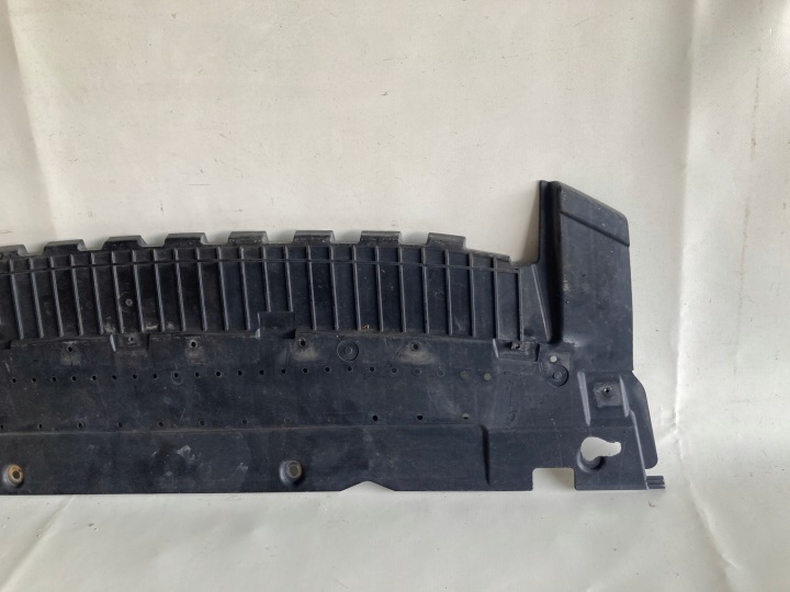 AUDI OE 8T0807611C PROTECTION PLAQUE SOUS PARE-CHOCS