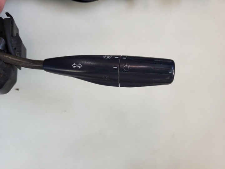 COMMUTATEUR COMPOSITE MANETTES TOYOTA CAMRY II 86-91 UNIVERSEL