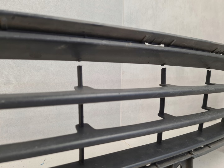 GRILLE CALANDRE PARE-CHOCS AVANT CENTRALE ASTRA V K LIFT 39130495 ORIGINAL