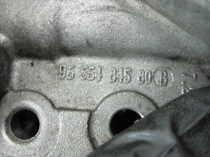 PEUGEOT 3008 1.6 HDI 9H01 10R 75KM POMPE HUILES 9656484580 26724803