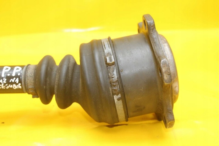 DEMI-ARBRE DROIT AVANT AUTOMATE AUDI A8 S8 D3 4.2 B 4A0407331C NR381