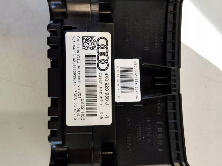 AUDI A1 8X 1.6 TDI COMPTEUR TABLEAU DE BORD EUROPE 8X0920930J