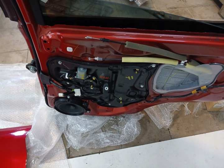 PORTES AVANT DROITE CÔTÉ MAZDA 2