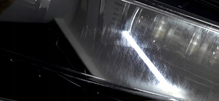PHARE MATRIX DROITE AUDI A6 E-TRON 85E941040
