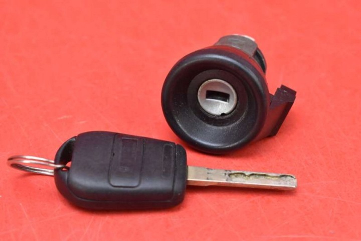 CONTACTEUR D'ALLUMAGE CLÉ SEMELLE 1094686 BMW E46 1.9 99R