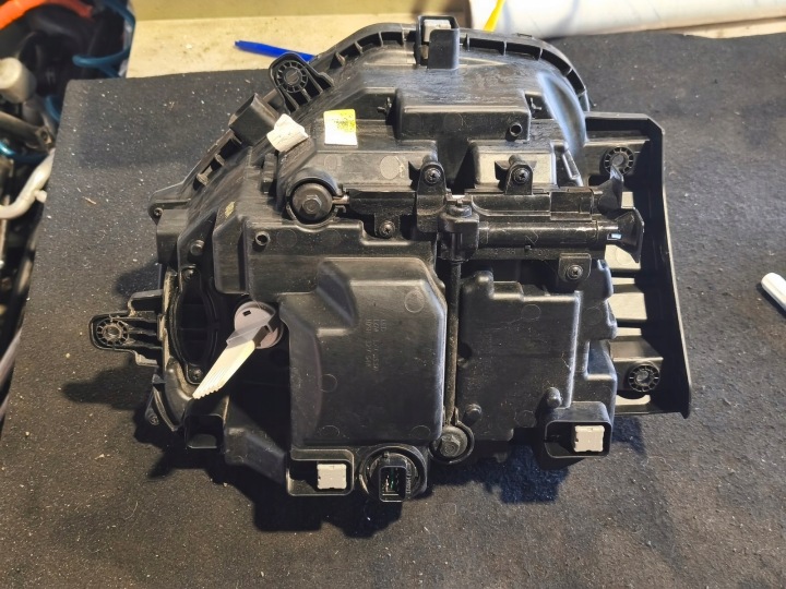HYUNDAI SANTA FE IV PHARE AVANT GAUCHE 92101-S1100 DROITE 92102-S1110