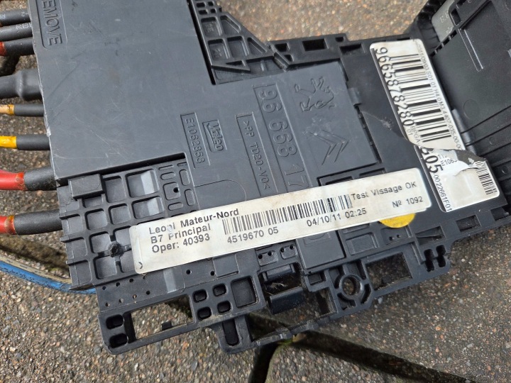 CITROEN C4 II B7 DS4 MODULE TENSION BATTERIE 9665878280 G05 2011R