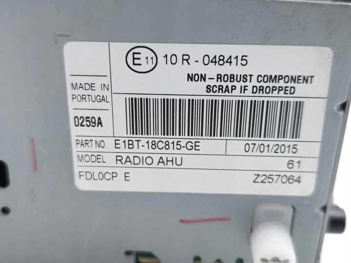 FORD FIESTA RADIO CD PLAYER. 2015 BERLINE COMPACTE 2/3DR E1BT-18C815-GE (08-17)