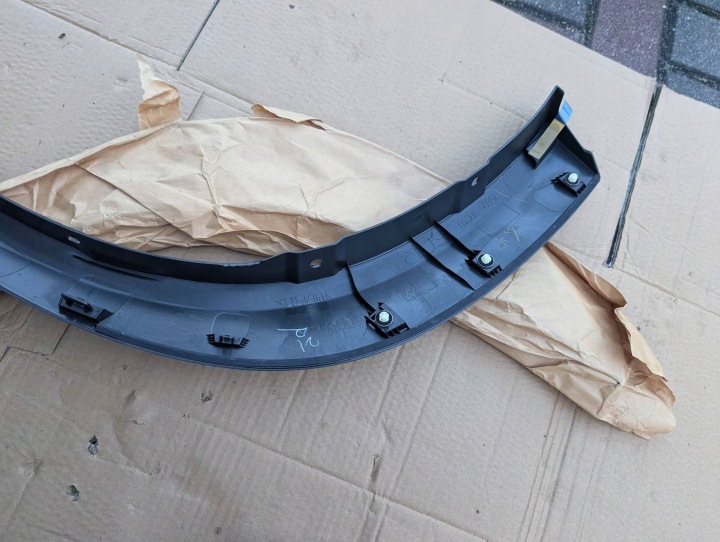 LEXUS NX 2021 ARRIÈRE CÔTÉ DROITE MOULURE GARDE-BOUE ARRIÈRE 7560578010