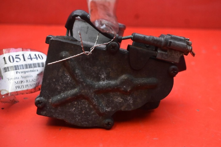 PAPILLON DES GAZ 89672-21020 TOYOTA AVENSIS T25 2.0 D-4D 116 KM 02-06