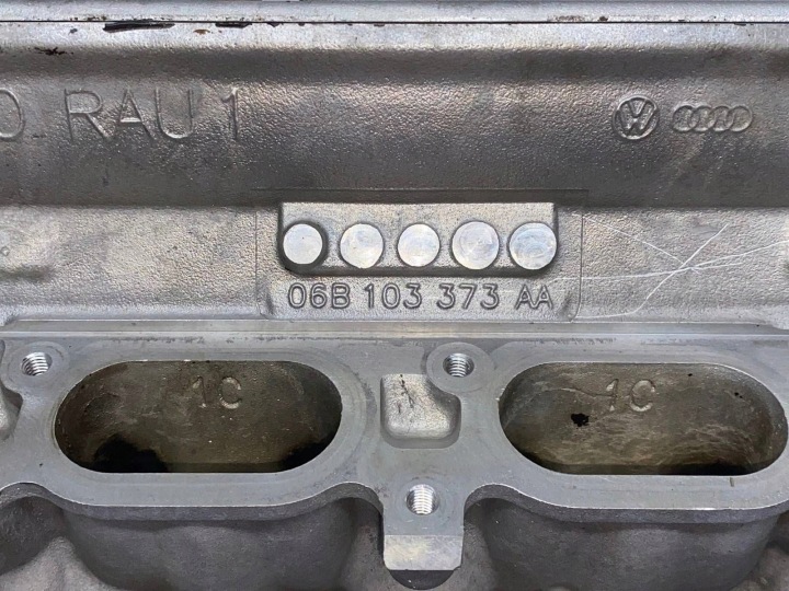 CULASSE MOTEUR AUDI A4 S4 B6 8E 8H 06B103373AA 2.0 B ALT 06B103127M