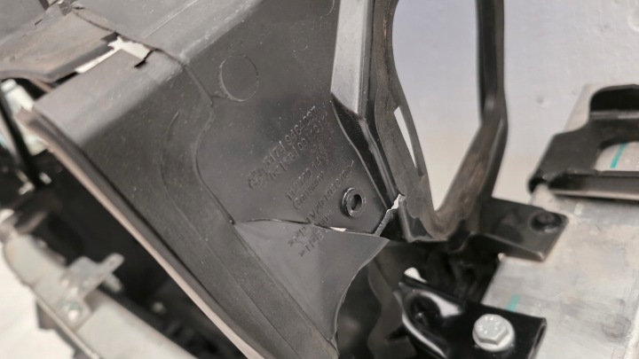 PANNEAU AVANT RENFORCEMENT POUTRE BMW 7 G70 SERRURES PIRO JALOUSIE KIT