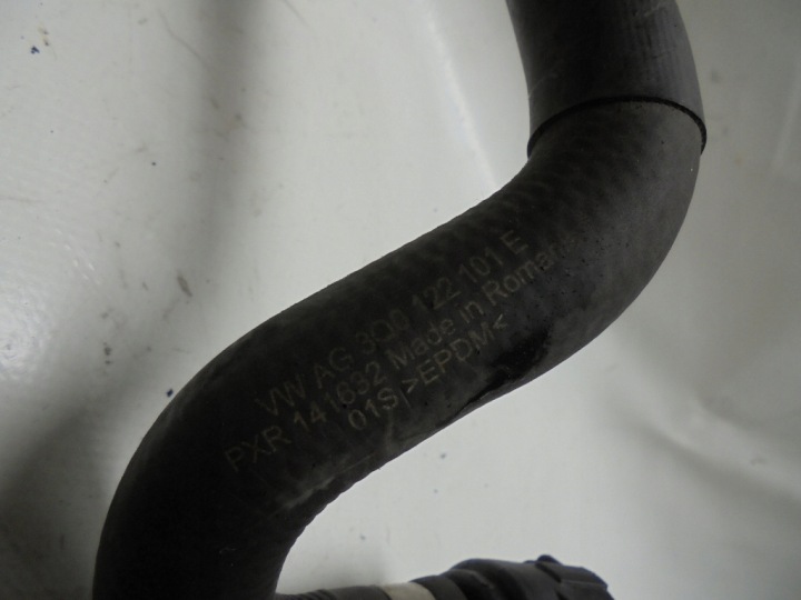 TUYAU TUYAU FIL EAU SEAT VW PASSAT B8 2,0TDI CRL 5Q0121070BC 5Q0122291AQ