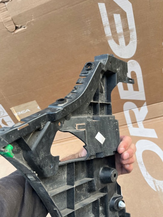 VOLVO XC60 II 17-21 GLISSIÈRE PARE-CHOCS ARRIÈRE DROIT 31425226
