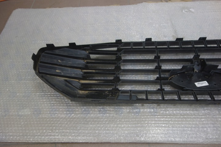 FORD CUSTOM 23- GRILLE CALANDRE PARE-CHOCS AVANT