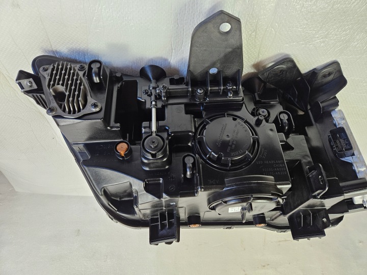 GAUCHE PHARE AVANT LED GENESIS GV70 92170-T6000 92101-AR000 92101-AR200
