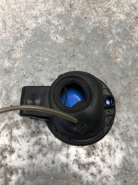 CLAPET GOULOTTE DE REMPLISSAGE CARBURANTS VW SCIROCCO 1K8809857C