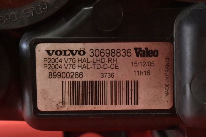PROJECTEUR DROIT PHARE AVANT EUROPE 30698836 89900266 VOLVO V70 2 II LIFT 04-08