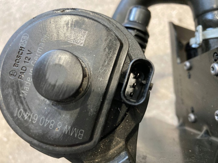SUPPLÉMENTAIRE POMPE À EAU BMW 3 G20 G21 9890553