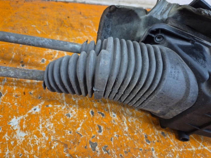 AUDI A4 1.9 TDI B6 00-05 MÉCANISME DE CHANGEMENT DE VITESSES CHANGEMENTS VITESSE 8E0711406A AVB