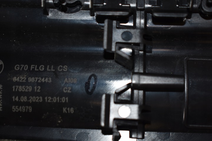PARFAITE MOULURE DECORY CONSOLES BMW G70 1