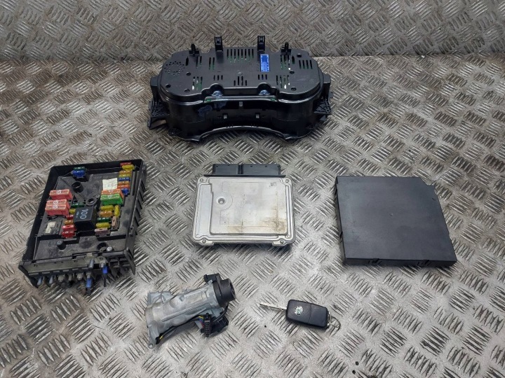 KIT DE DÉMARRAGE SKODA SUPERB II 03G906021QP 1K0937125D 1K0937087H 1K0905851