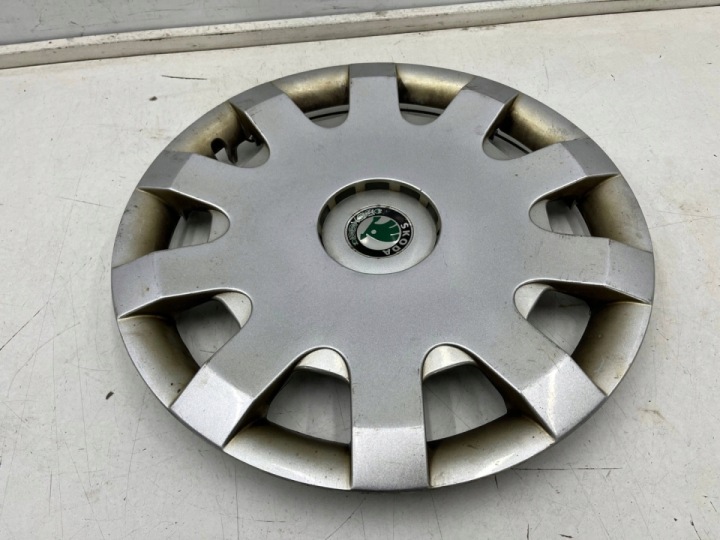 COUVERCLE SKODA OE 15 MM 1U0601147D