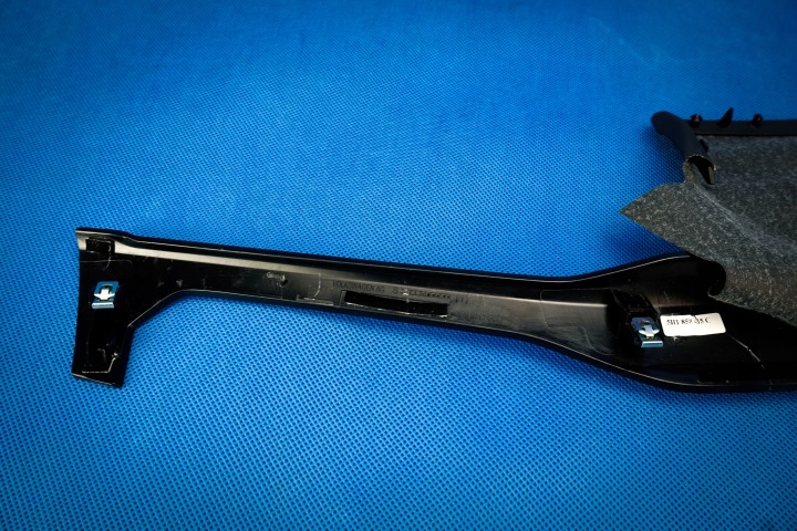 MOULURE DÉCOR TABLEAU DE BORD VW GOLF VIII 5H1858415C