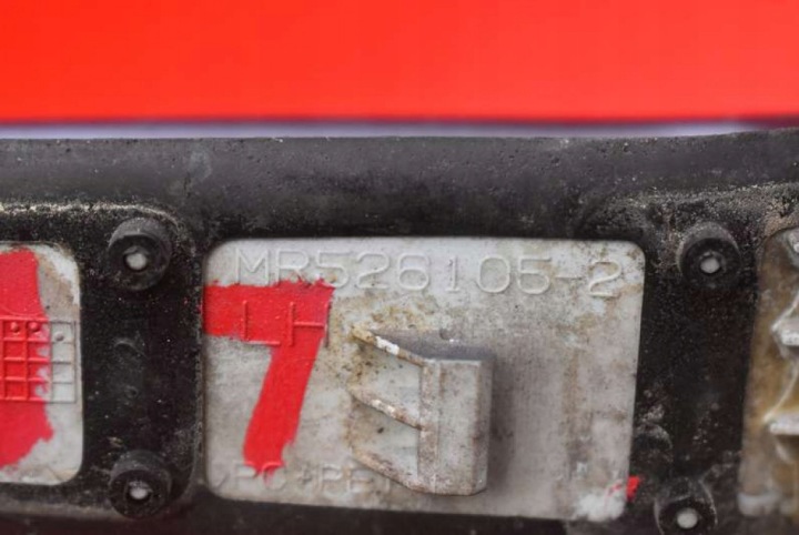 POIGNÉE GAUCHE AVANT AVANT GRAFITOWA MR526105-2 MITSUBISHI OUTLANDER 1 I