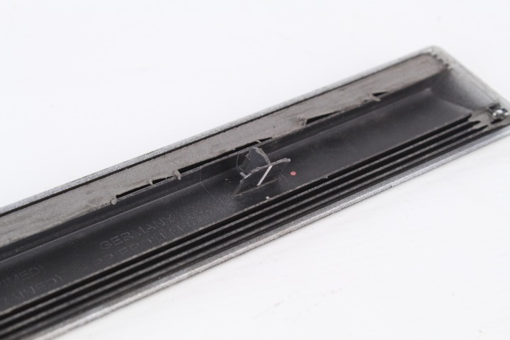 MOULURE PORTES GAUCHE ARRIÈRE INFÉRIEURE VOLVO V50 04-12
