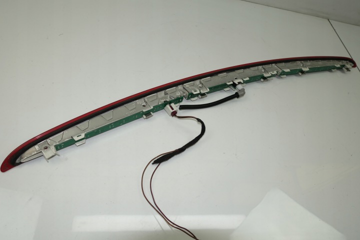 MERCEDES W204 UNIVERSEL C-KLASA LANTERNE STOP TROISIÈME 2049062601