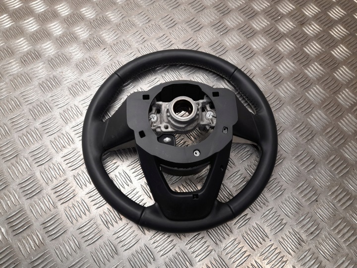 TOYOTA YARIS IV VOLANT CUIR 6436038 (L46)