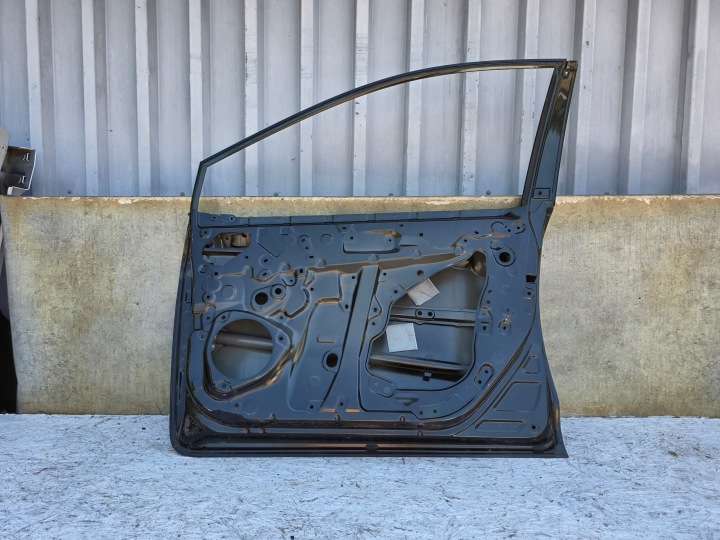 TOYOTA COROLLA E21 PORTES AVANT DROIT