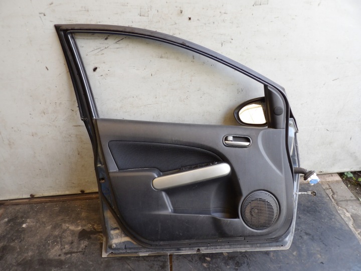 MAZDA 2 PORTES AVANT GAUCHE HAYON 5D CC33B