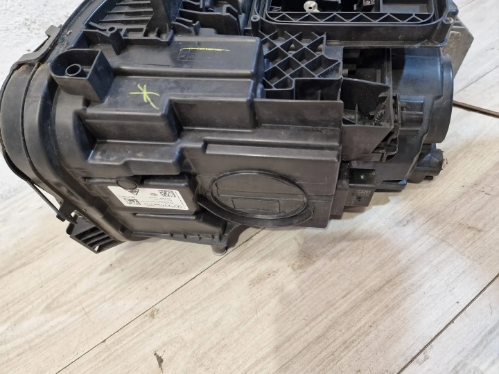 GAUCHE PROJECTEUR MERCEDES GLB A2479063700