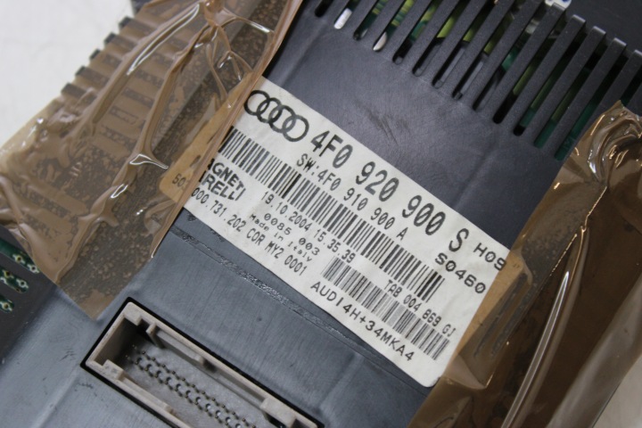 AUDI A6 C6 3.0 TDI COMPTEUR 4F0920900S 4F