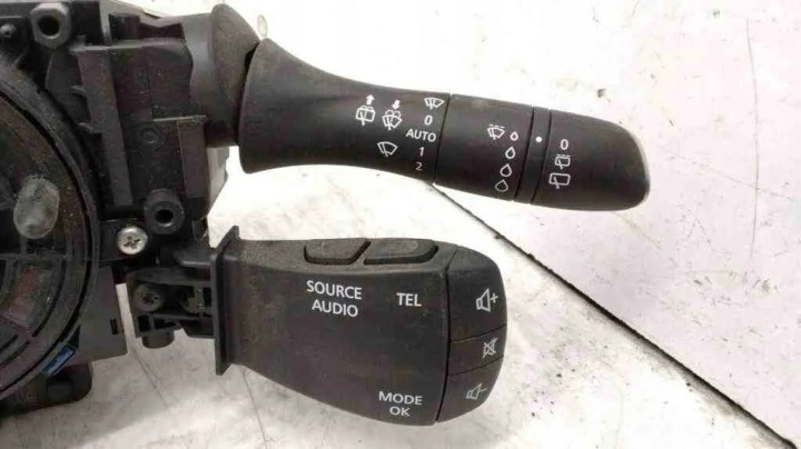 MANETTES RENAULT MEGANE III GRANDTOUR (KZ0/1) 255545857R 1.33L GASOLINE