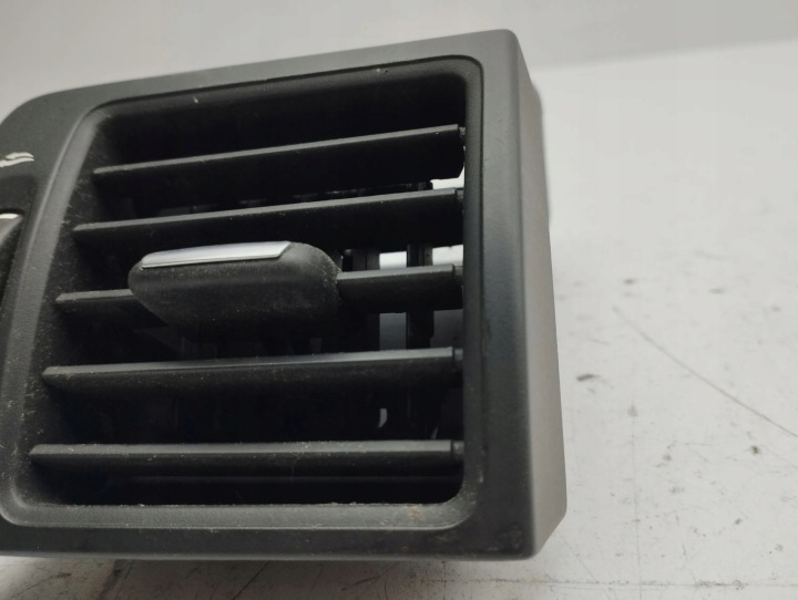 VOLVO V50 GRILLE CONDUIT D'AIR LATÉRALE TABLEAU DE BORD 2007 506002