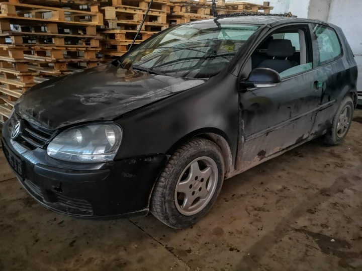 VOLKSWAGEN GOLF INJECTEUR CARBURANTS 2005 1.4L 036031AC