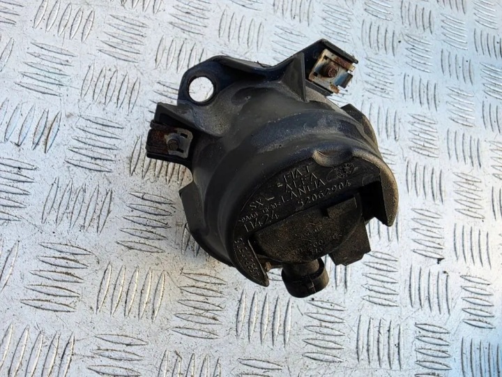 PHARE ANTIBROUILLARD AVANT FIAT 500 ABARTH 52062904