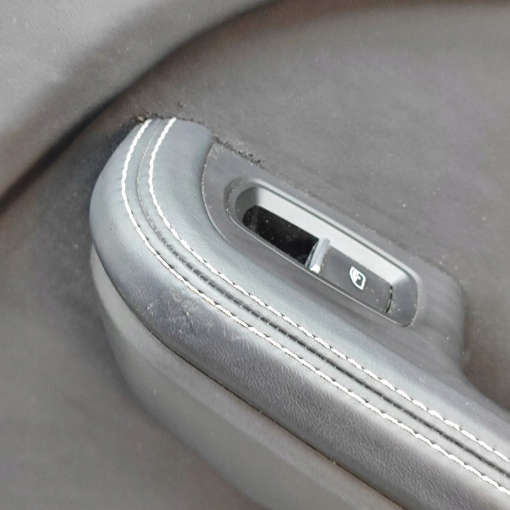 PORSCHE MACAN (95B) 2016 DROITE CÔTÉ CARDAN BRODERIE PORTES ARRIÈRE