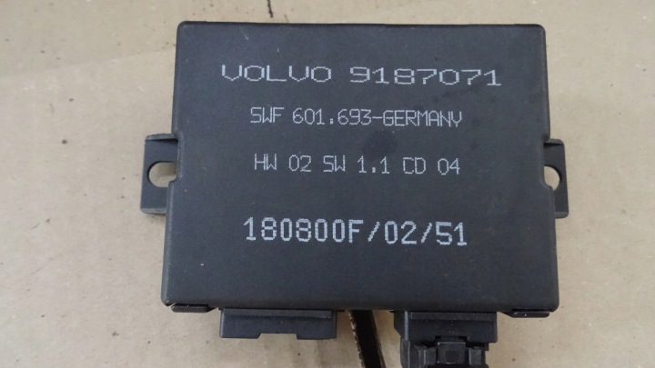 VOLVO V40 LIFT PARE-CHOCS ARRIÈRE PDC