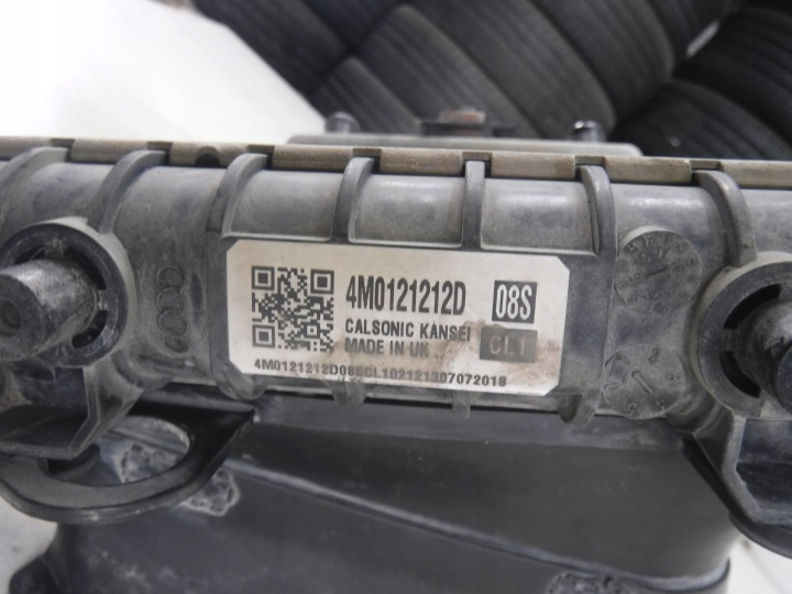 RADIATEUR EAU SUPPLÉMENTAIRE VOLANT SUPPORT AUDI Q7 Q8 4M0121212D