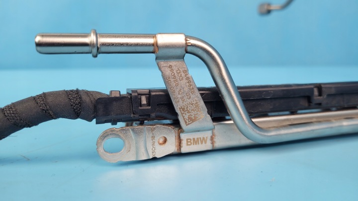BMW X1 U11 SDRIVE18I 1.5 23R MOULURE INJECTION INJECTEUR 8489638 8483304