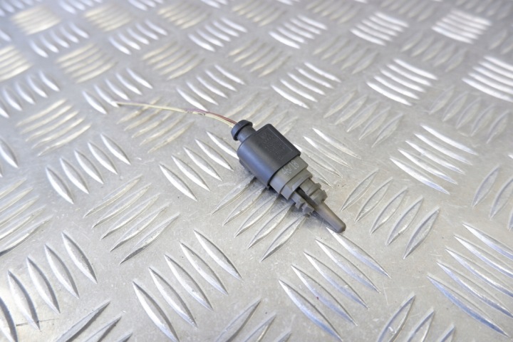 8K0973702 ORIGINE VAG PUCE 2 BROCHES VW