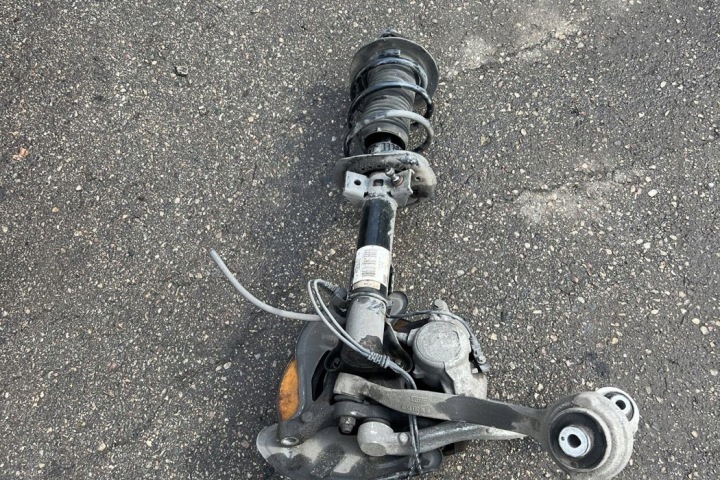 SUSPENSION AVANT DROIT MERCEDES-BENZ C (W204) A2043201273 2.1L DIESEL