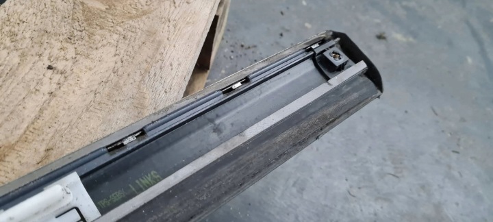 A6 C6 LIDT MOULURE PORTES GAUCHE GAUCHE AVANT CHROME 4F0853959J