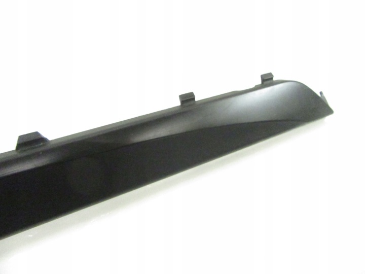 PROTECTION MOULURE REVÊTEMENT SEUIL DROIT AVANT BMW E87